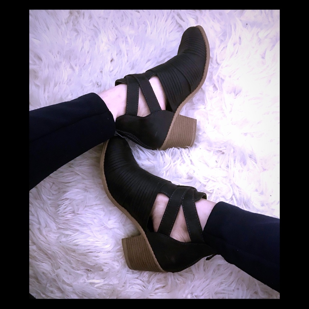 JG black Booties women’s size 6/5